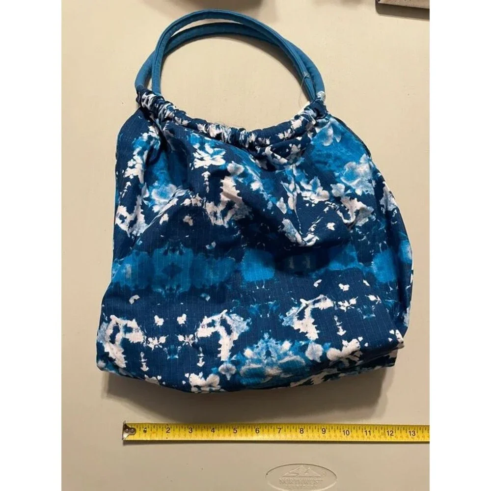 N/A blue white